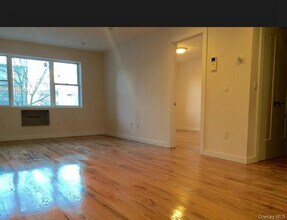 103 Varet St in Brooklyn, NY - Building Photo - Building Photo