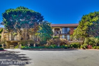 190 Del Mar Shores Terrace-Unit -#44 in Solana Beach, CA - Foto de edificio - Building Photo