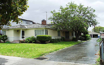 920-922 Villa Ave in San Jose, CA - Foto de edificio - Building Photo