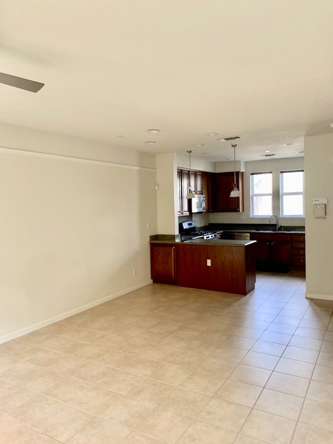 979 Alta Mar Terrace, Unit S2143 in San Jose, CA - Foto de edificio - Building Photo