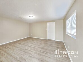 1204 Betts St NE in Albuquerque, NM - Foto de edificio - Building Photo