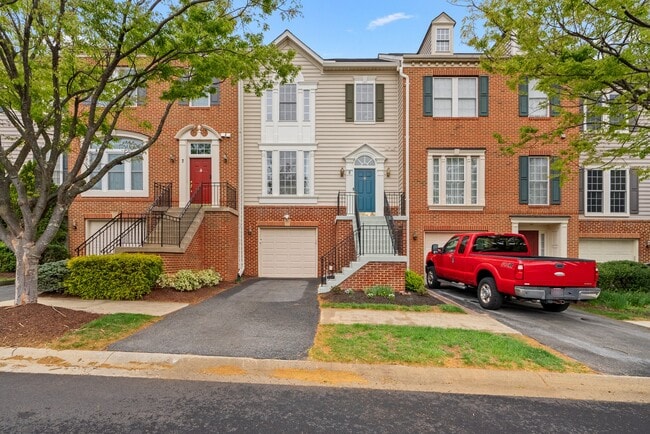 property at 5 Chatterly Ct