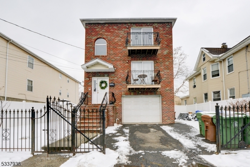 817 Jackson Ave in Linden, NJ - Building Photo