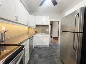 1400 King St E in Hamilton, ON - Building Photo - Building Photo