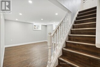 13 Derby Ln in St Catharines, ON - Building Photo - Building Photo