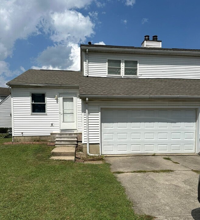 3260-3262-3262 Cairngorm Dr in Columbus, OH - Foto de edificio