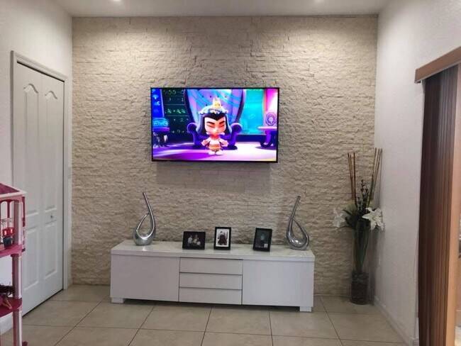 16303 SW 44th Terrace in Miami, FL - Building Photo - Building Photo