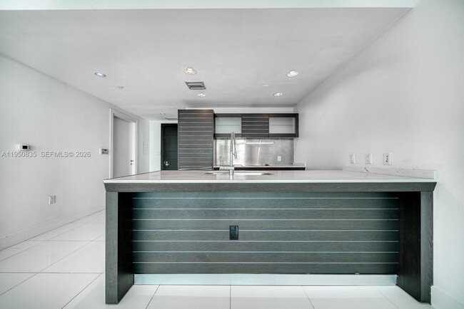 200 S Biscayne Blvd in Miami, FL - Building Photo - Building Photo