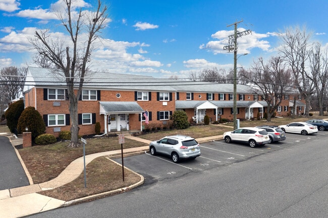 11 Sunnybrook Rd in Stratford, NJ - Building Photo - Building Photo