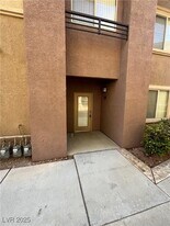 673 Peachy Canyon Cir in Las Vegas, NV - Building Photo