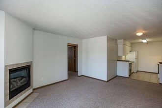 112 E Bloomington St, Unit 1 in Iowa City, IA - Foto de edificio - Building Photo