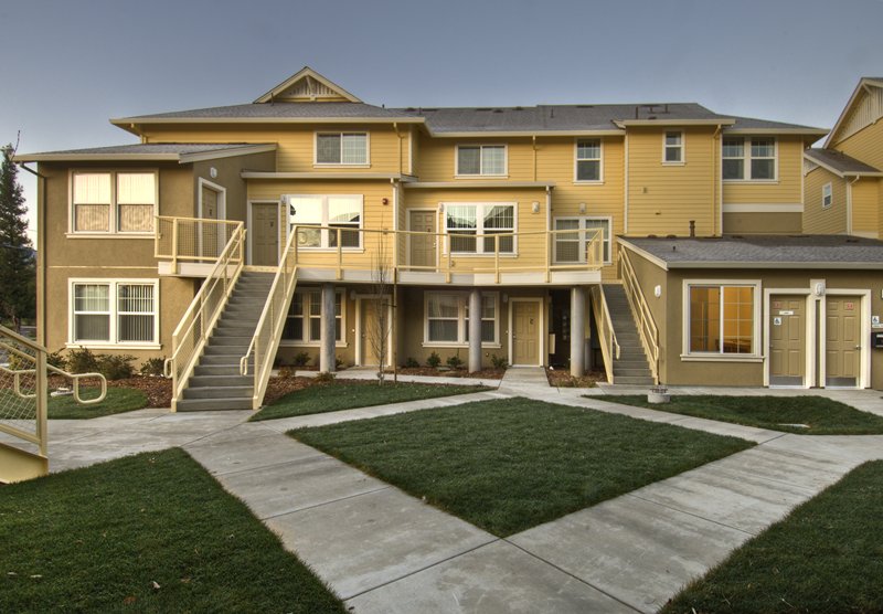 Duane Hill Terrace in Ukiah, CA - Foto de edificio