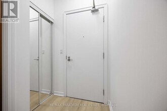 352 Front St W in Toronto, ON - Building Photo - Building Photo