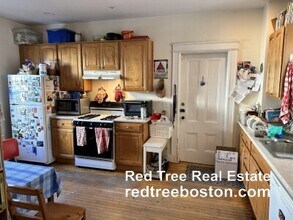 84 Walker St, Unit 2 in Newton, MA - Foto de edificio - Building Photo