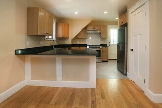 12 Warren Ave in Amesbury, MA - Building Photo - Building Photo