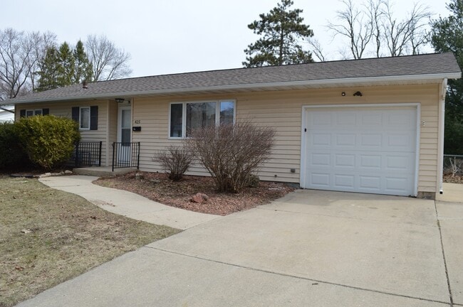 property at 425 Mineau Pky