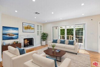 2376 Dewey St in Santa Monica, CA - Building Photo - Building Photo