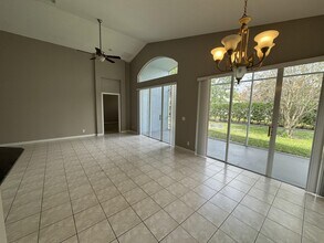 160 NW Willow Grove Ave in Port St. Lucie, FL - Building Photo - Building Photo