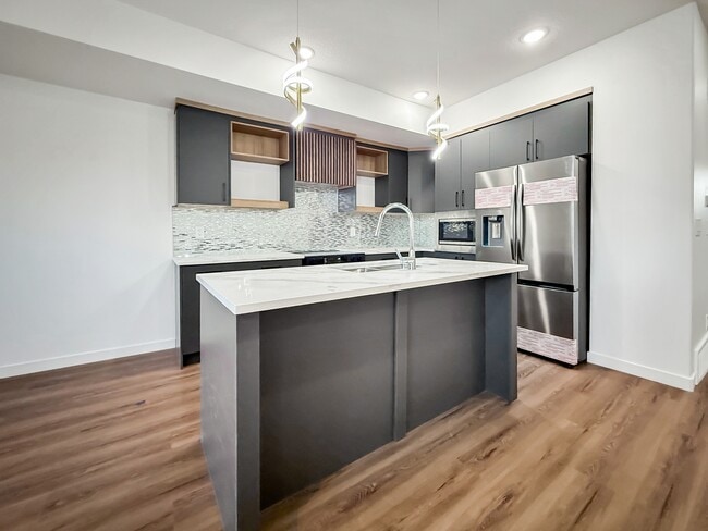 130 Hawks Ridge Blvd NW in Edmonton, AB - Building Photo - Building Photo