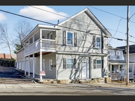 122 Brookside Ave in West Warwick, RI - Building Photo