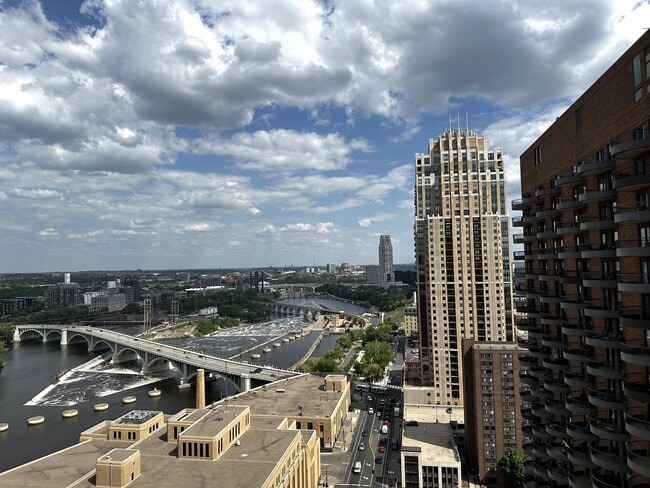 15 S 1st St, Unit A1504 in Minneapolis, MN - Building Photo - Building Photo