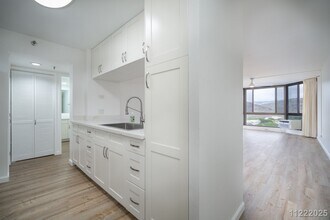 5070 Likini St in Honolulu, HI - Building Photo - Building Photo