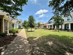 3720 Prague Mews in Dallas, TX - Building Photo - Building Photo