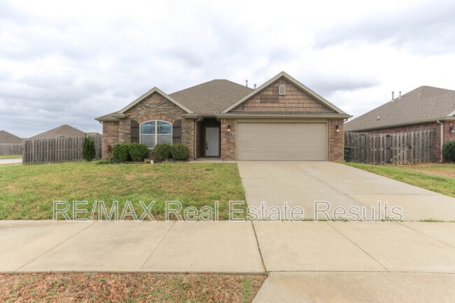 4494 W Wales Dr in Fayetteville, AR - Building Photo - Building Photo