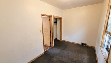 2471 S 17th St in Milwaukee, WI - Building Photo - Building Photo