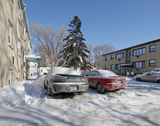 1025 York Ave in St. Paul, MN - Building Photo - Building Photo