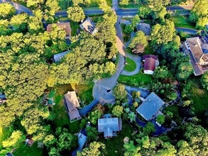 4 Shore View Cir in Pelham Manor, NY - Building Photo - Building Photo