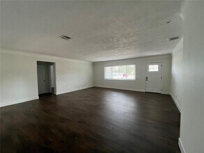 5398 27th Ave N in St. Petersburg, FL - Building Photo - Building Photo