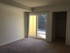 8300 Oceanview Ter, Unit 403 in San Francisco, CA - Building Photo - Building Photo