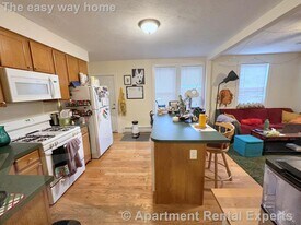 387 Columbia St in Cambridge, MA - Building Photo