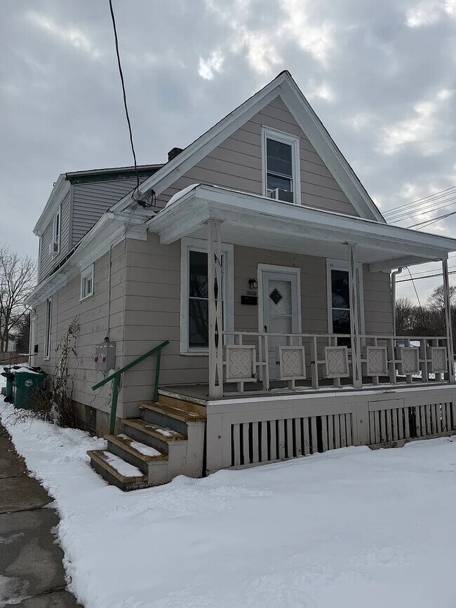 property at 1307 Calumet Ave