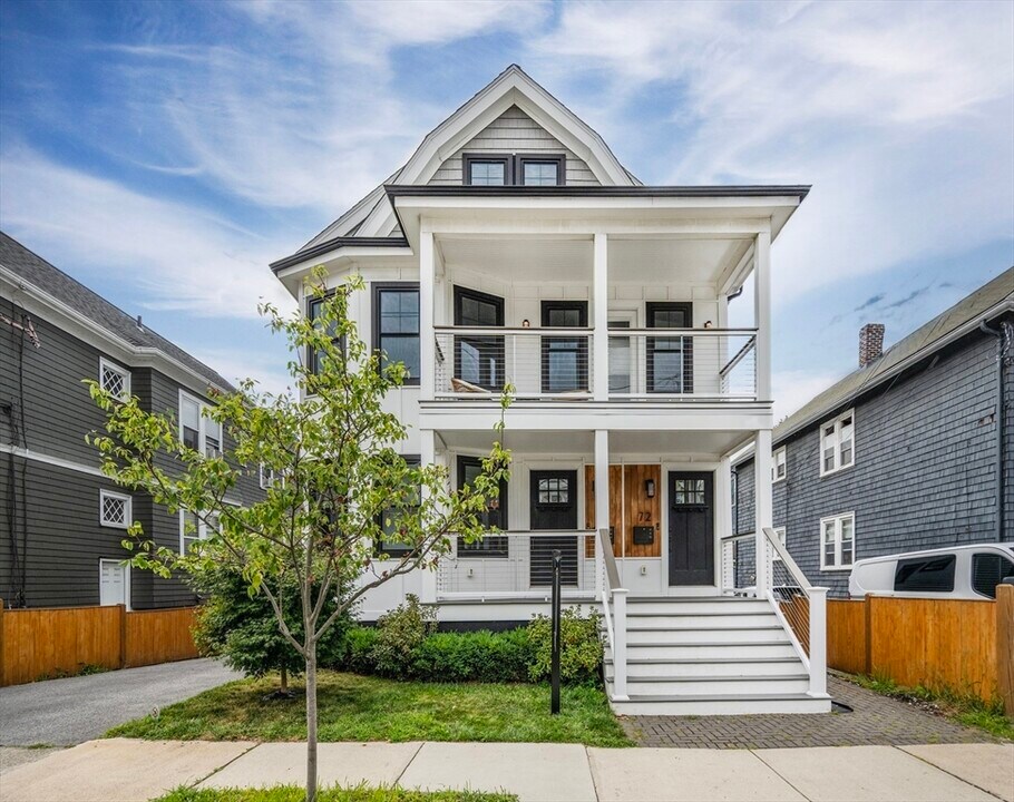 72 Governor Winthrop Rd in Somerville, MA - Building Photo