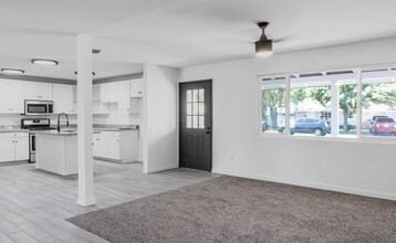 3426 W Elm St in Phoenix, AZ - Building Photo - Building Photo