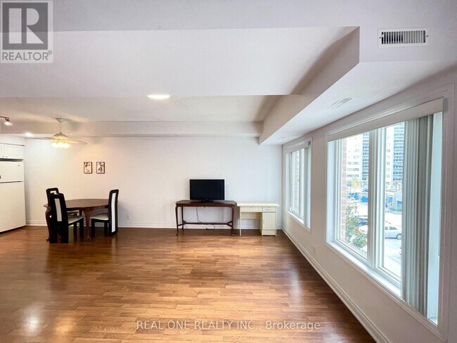 25 Richgrove Dr in Toronto, ON - Building Photo - Building Photo