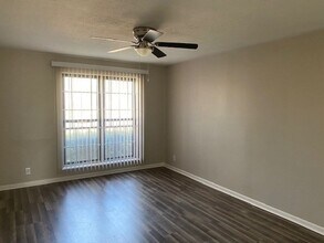 1113 S Valentine Dr in Sherman, TX - Building Photo - Building Photo