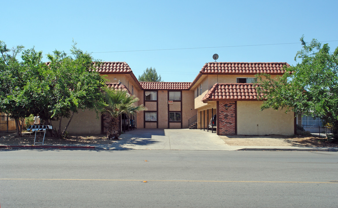 610 E Main St in San Jacinto, CA - Foto de edificio