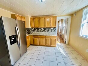 25 Holbrook St in Ansonia, CT - Building Photo - Building Photo