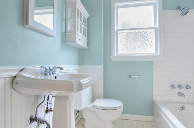 property at 14343 Interlake Ave N