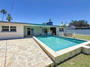 3900 Alabama Ave NE in St. Petersburg, FL - Building Photo - Building Photo