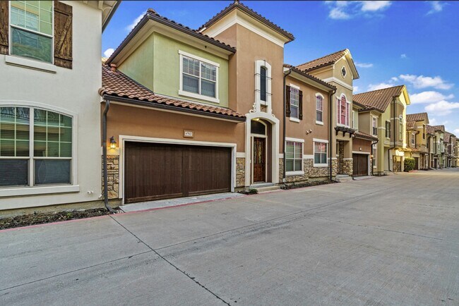 6762 Marbella in Irving, TX - Building Photo - Building Photo