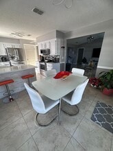 2371 Kirkwall St in Orange Park, FL - Foto de edificio - Building Photo