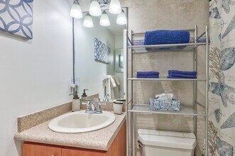 3230 NE 13th St, Unit 103 in Pompano Beach, FL - Building Photo - Building Photo