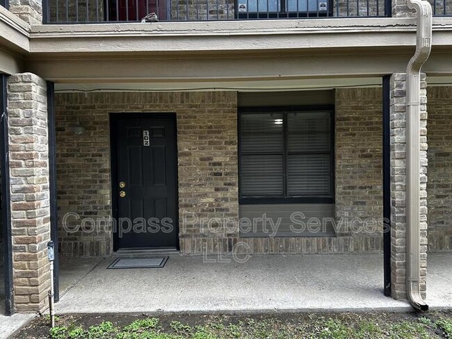 property at 1214 Baylor Ave