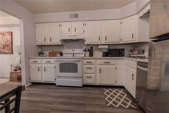 555 Sloop Rd in Pittsburgh, PA - Building Photo - Building Photo