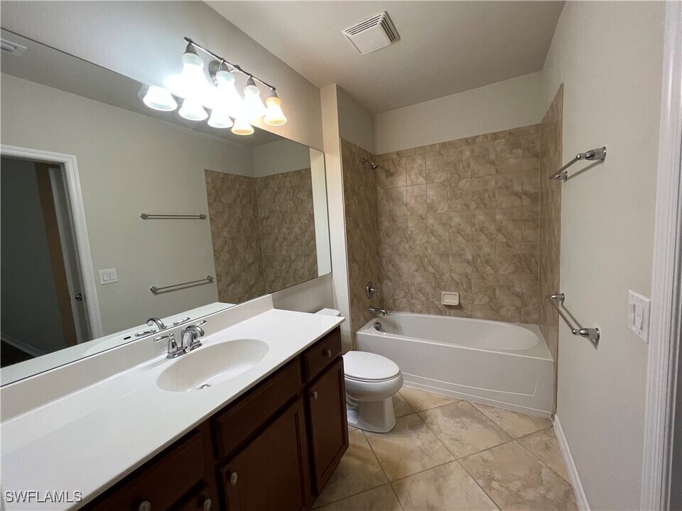 28482 Villagewalk Blvd in Bonita Springs, FL - Building Photo
