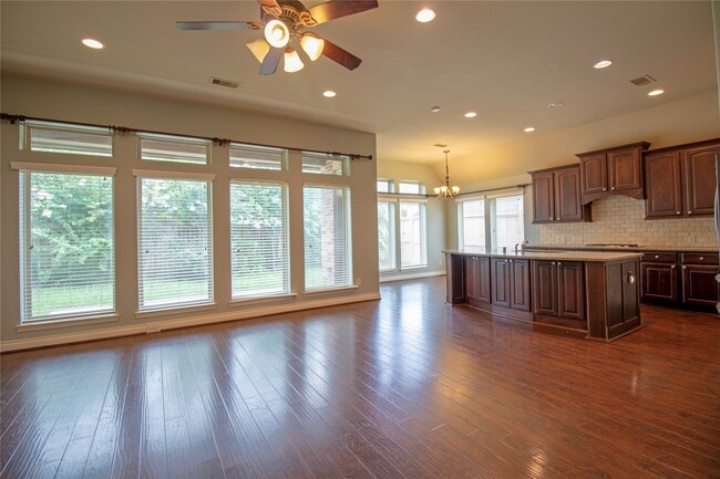 property at 2019 Sunset Springs Dr